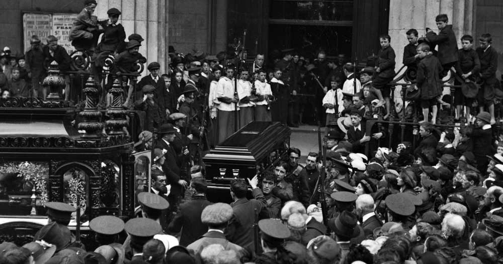 Removal of O'Donovan Rossa's coffin from the Pro Cathedral, 1st August, 1915.