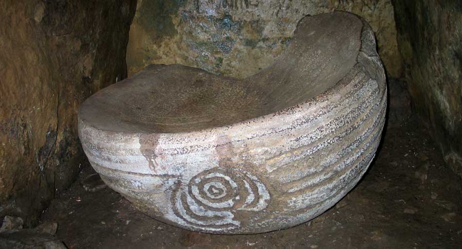 A close up of the basin in the north recess.