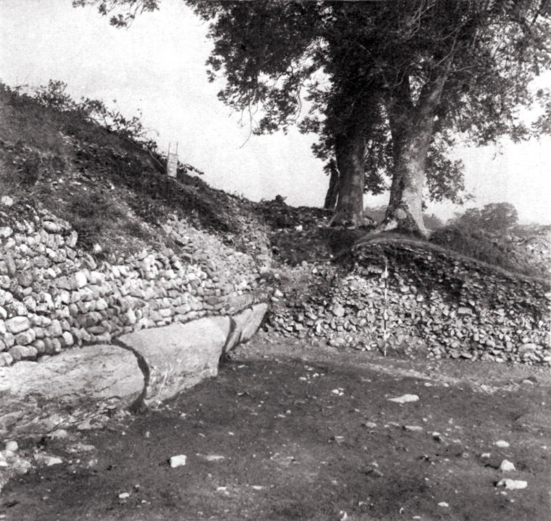 Excavation outside the kerb at Newgrange.