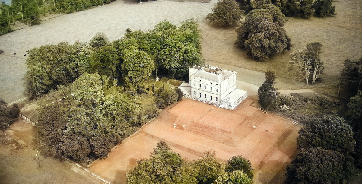 Dowth Hall, built around 1760 by the Netterville family, is constructed on a large neolithic pssage-grave, which was rediscovered in 2018.