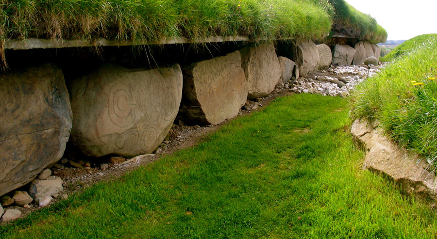 Kerbstones at Knowth.