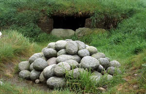 Granite cobbles at Knowth.