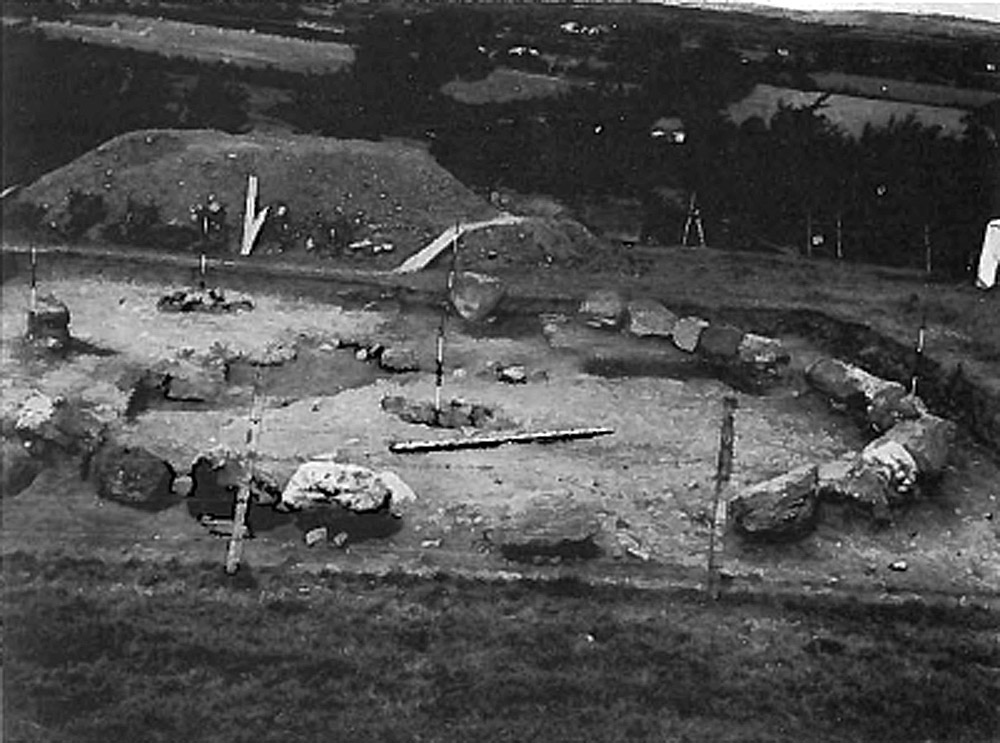 Satellite
        11 viewed from the southeast during excavation.