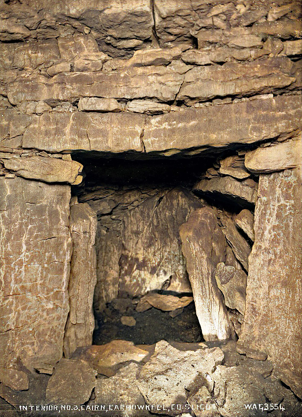 Inner recess of Cairn K in 1911.