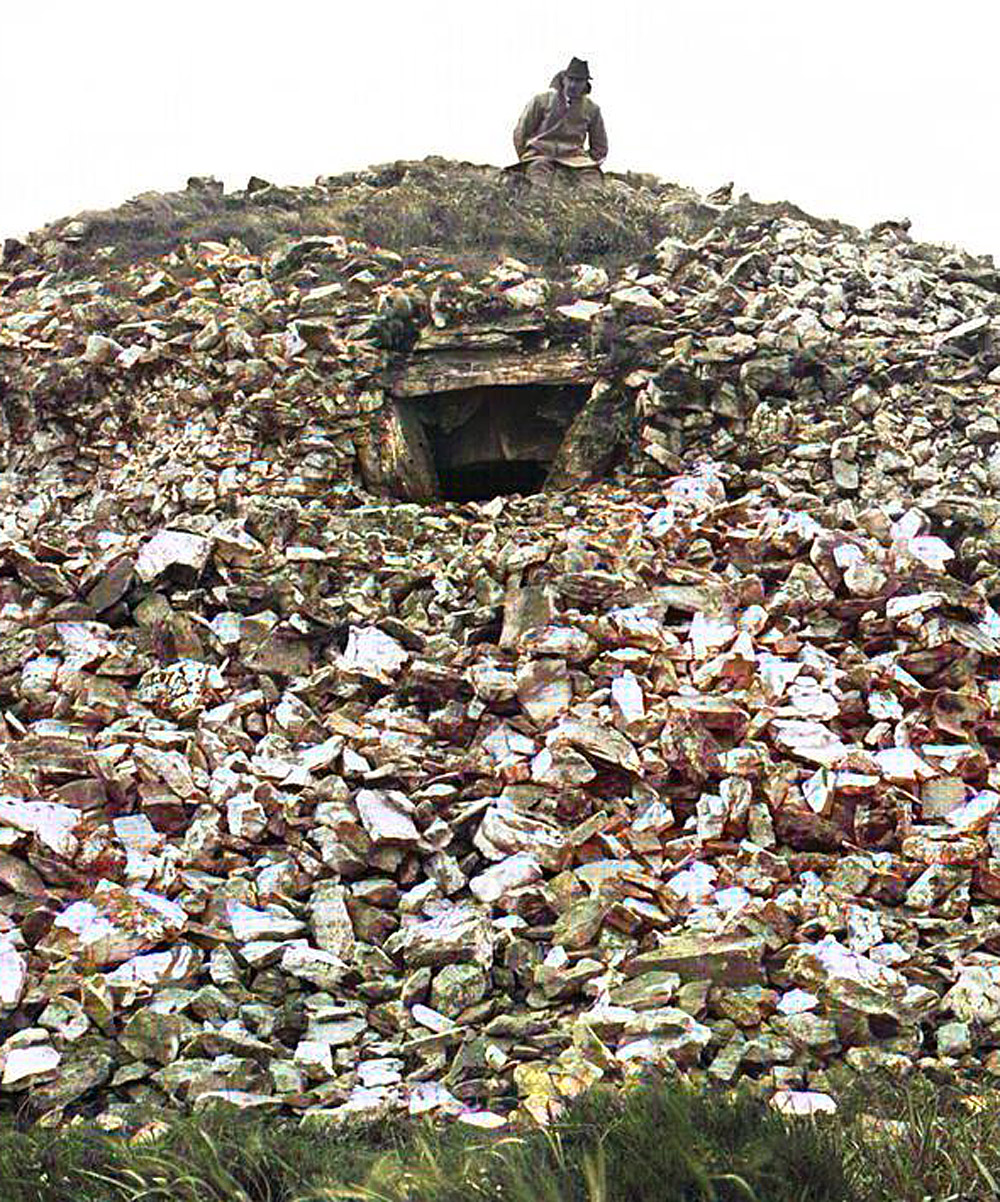 Cairn B at Carrowkeel, photographed by W. A. Green in 1911.