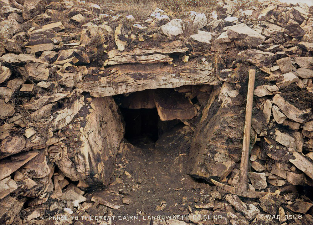 The entrance to Cairn B in 1911.