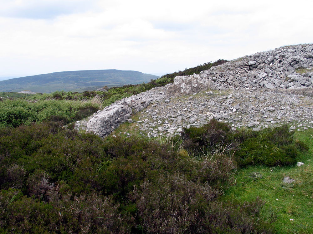 The court at the south end of Cairn E.