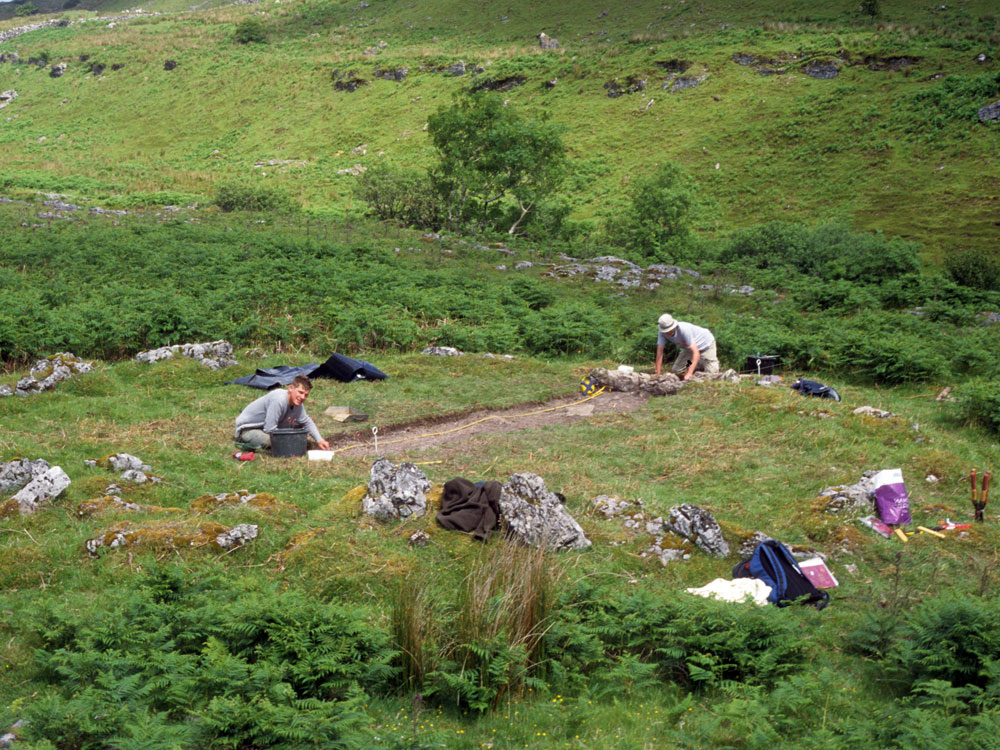 Excavation of a hutsite in 2003.