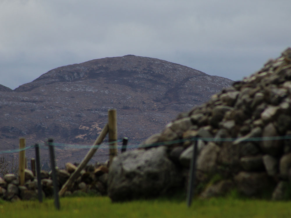 The view from Listoghil to the summit of Sliabh da Eán.