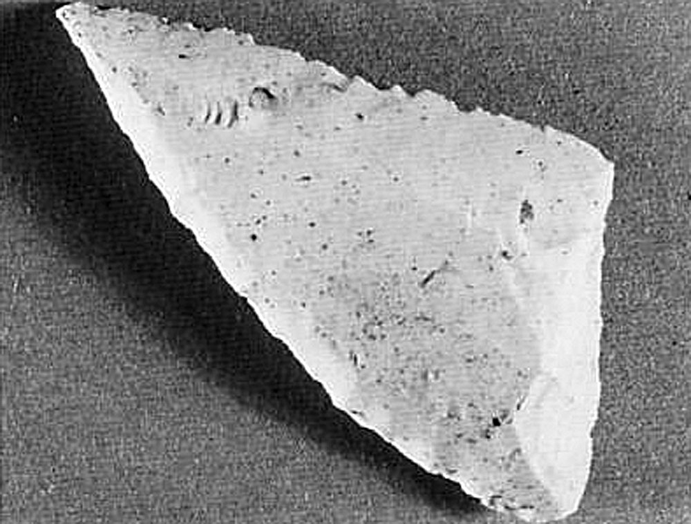 A flint knife excavated in Carrowmore 27.