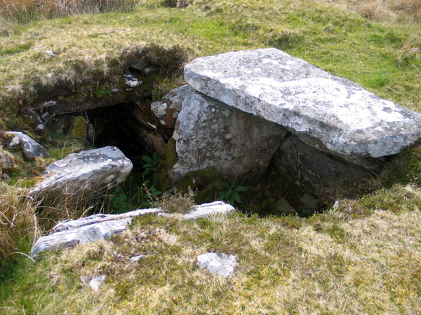 The chamber of Behy court cairn. 