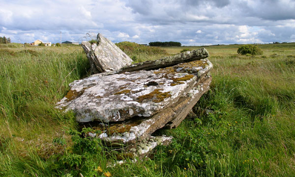 A collection of large flags, the Rathlackan wedge has collapsed.