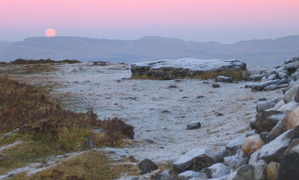 Moonrise over Maeve's cairn