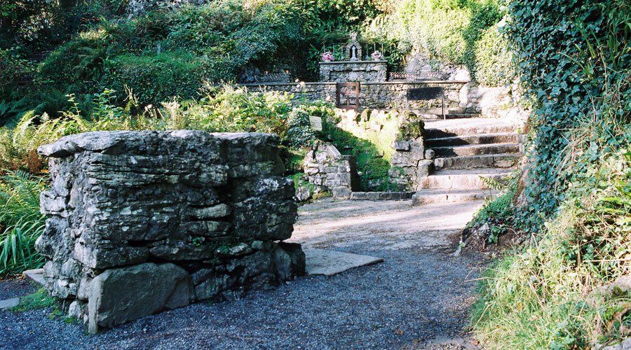 Tobernalt  - the Well of the Cliff.