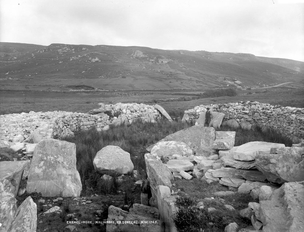 Glencolumbkille court cairn.