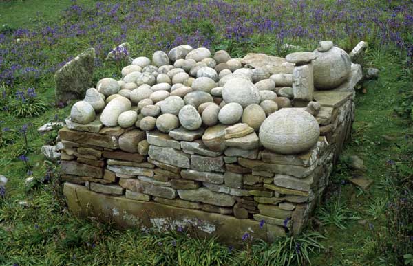 Another view of the fabulous  Clocha Breaca altar and stones.