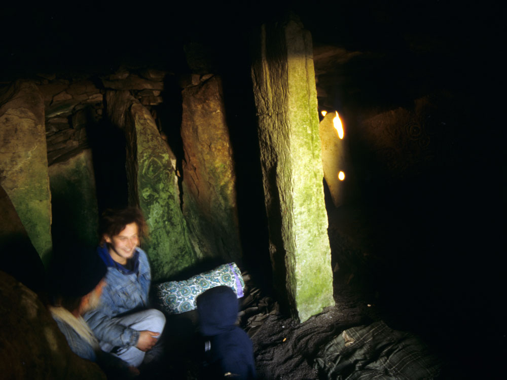 Last
          light: the beam breaks up as the sun leaves the chamber.