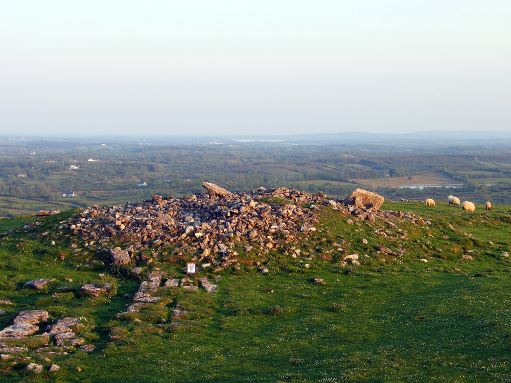 One of the three large cairns on the summit of Sheemor.