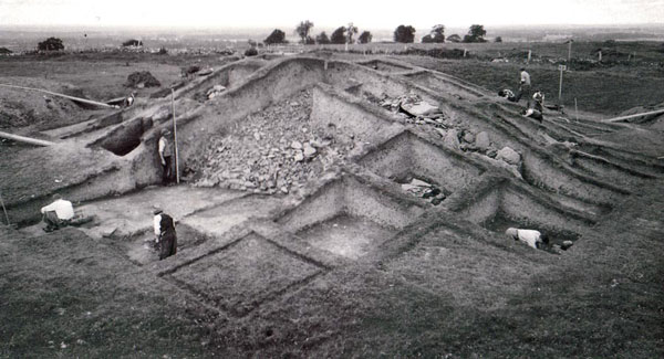 Excavations
    underway at the Mound of the Hostages.